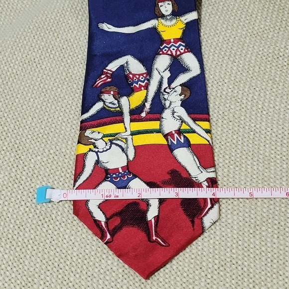 Vintage Perry Ellis Portfolio 100% Silk Acrobats Necktie Made in USA 55" x 4" - Picture 5 of 6